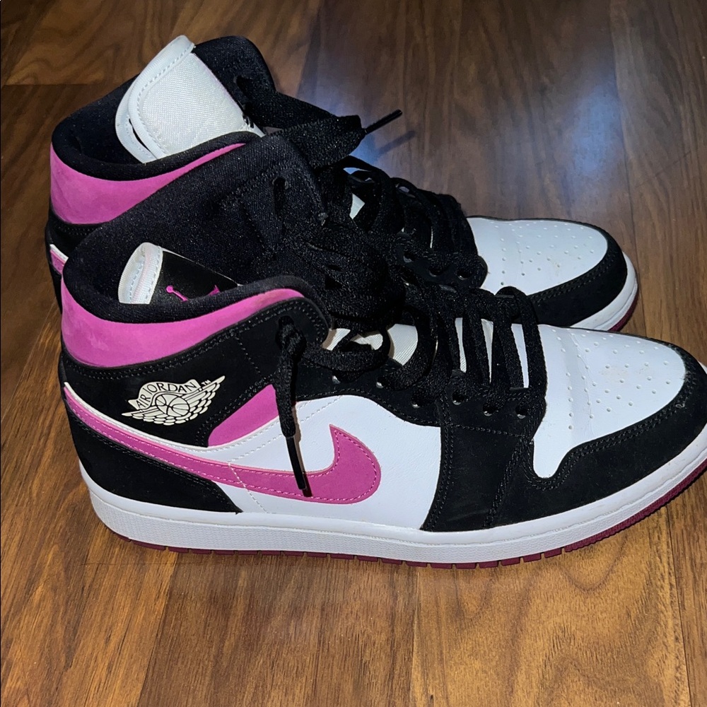 Nike High top air Jordan’s